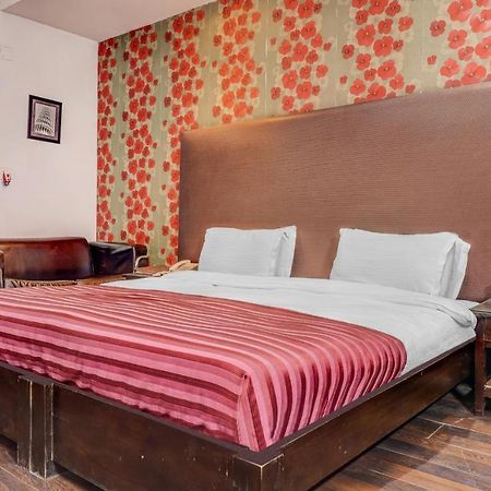 Hotel Chalet Új-Delhi Kültér fotó