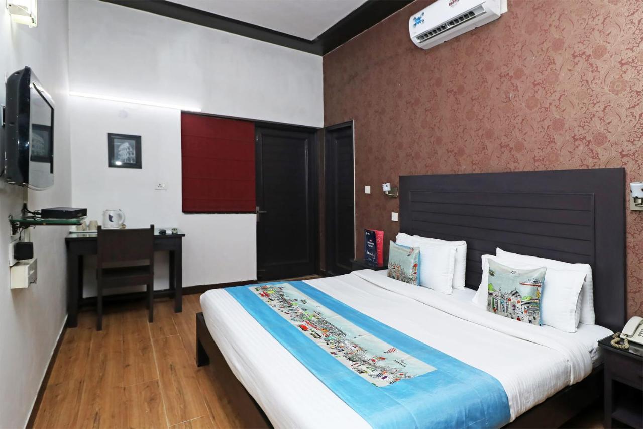 Hotel Chalet Új-Delhi Kültér fotó