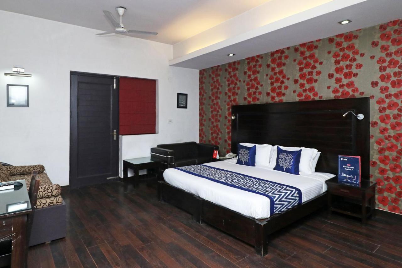 Hotel Chalet Új-Delhi Kültér fotó