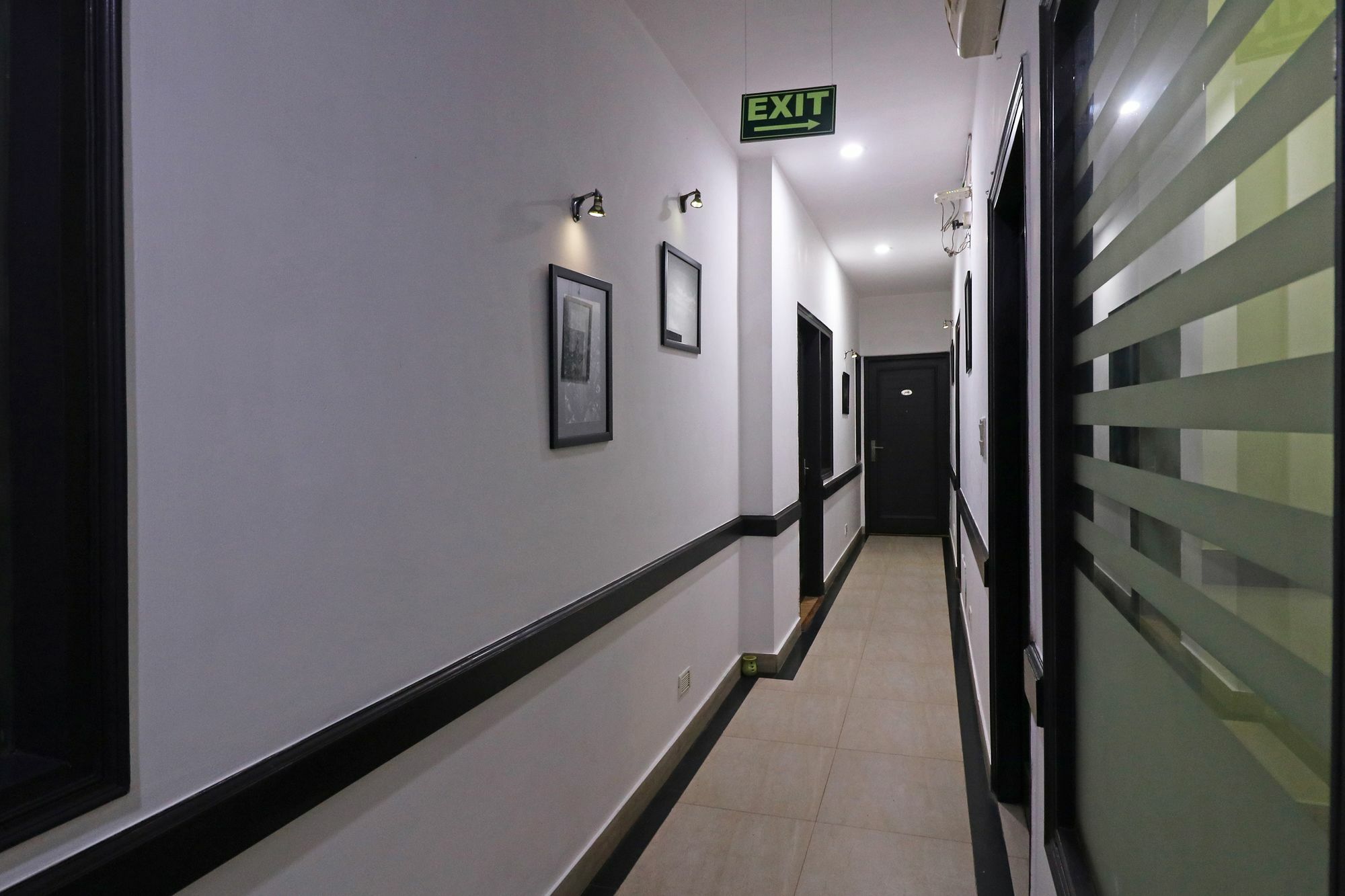Hotel Chalet Új-Delhi Kültér fotó