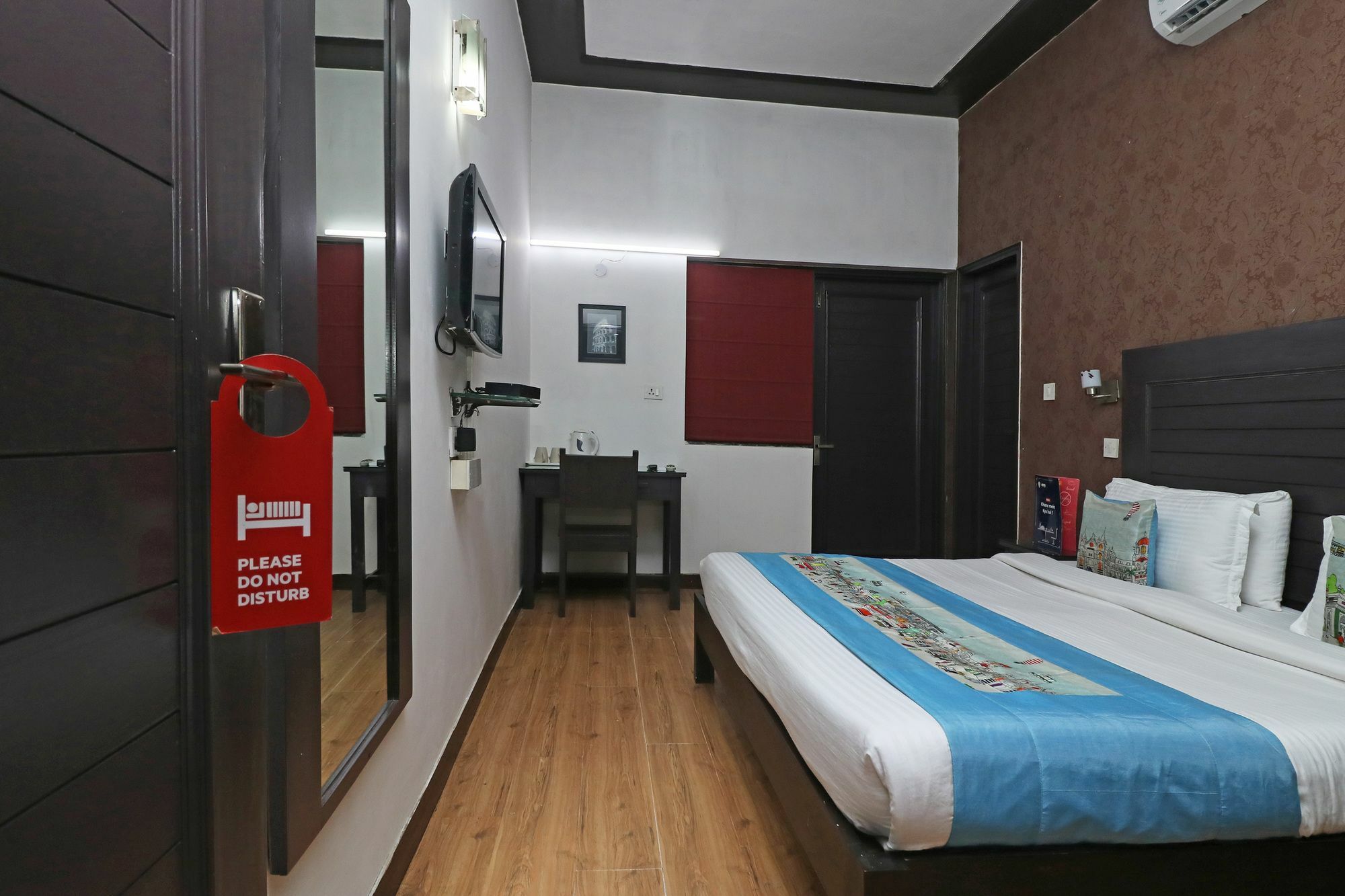 Hotel Chalet Új-Delhi Kültér fotó