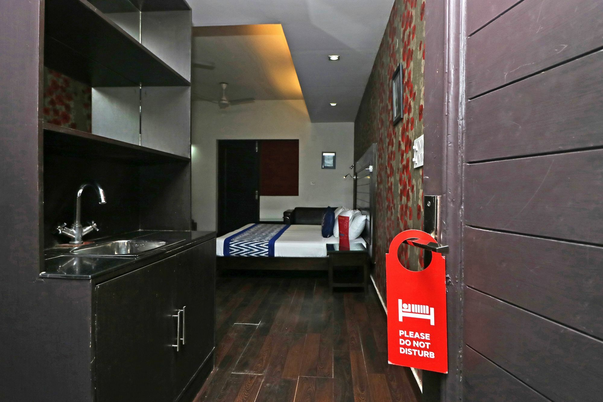 Hotel Chalet Új-Delhi Kültér fotó