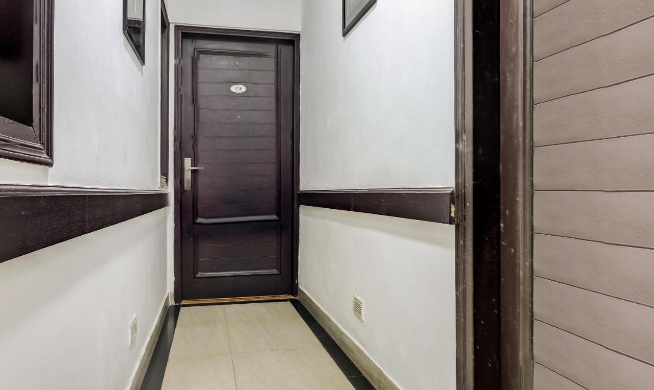 Hotel Chalet Új-Delhi Kültér fotó