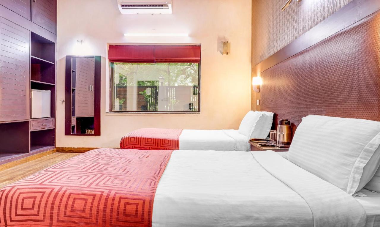 Hotel Chalet Új-Delhi Kültér fotó