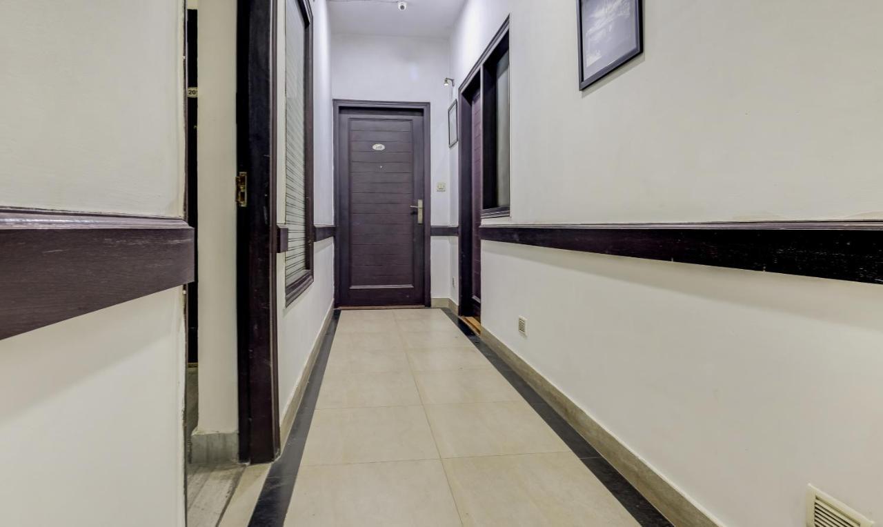 Hotel Chalet Új-Delhi Kültér fotó