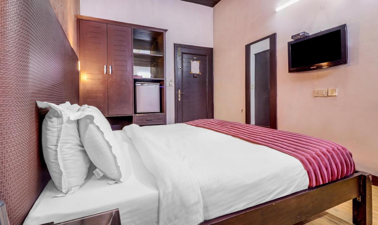 Hotel Chalet Új-Delhi Kültér fotó