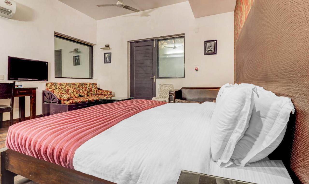 Hotel Chalet Új-Delhi Kültér fotó