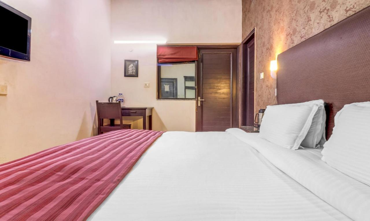 Hotel Chalet Új-Delhi Kültér fotó