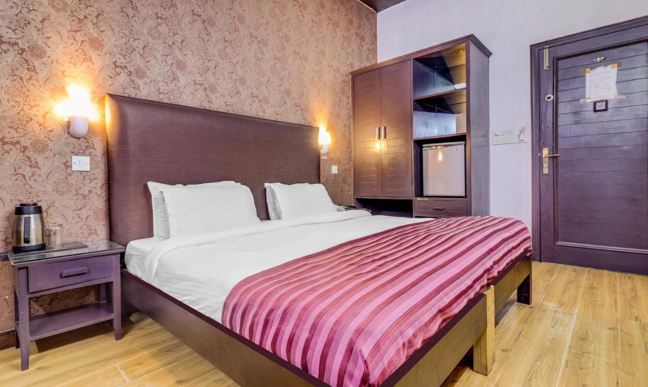 Hotel Chalet Új-Delhi Kültér fotó